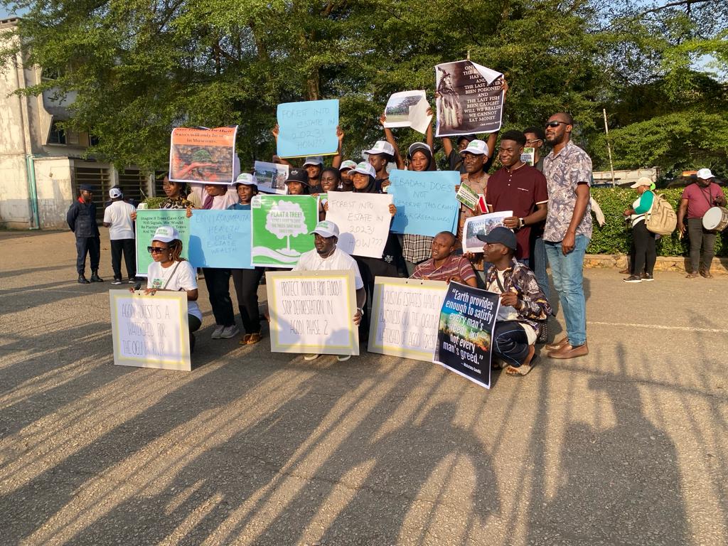 A man dies when he refuses...